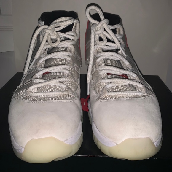 Jordan Other - Jordan 11 “Platinum Tint” Size 11